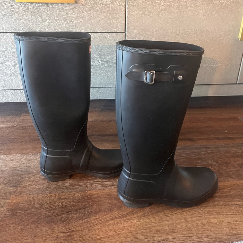 Hunter Original Tall Rain Boot in Matte Black - Picture 4 of 6